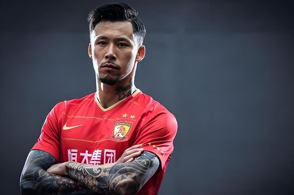 如意官网登录入口-穆斯卡特胆子真大！上港与申花的德比战，依然敢让这位老将首发